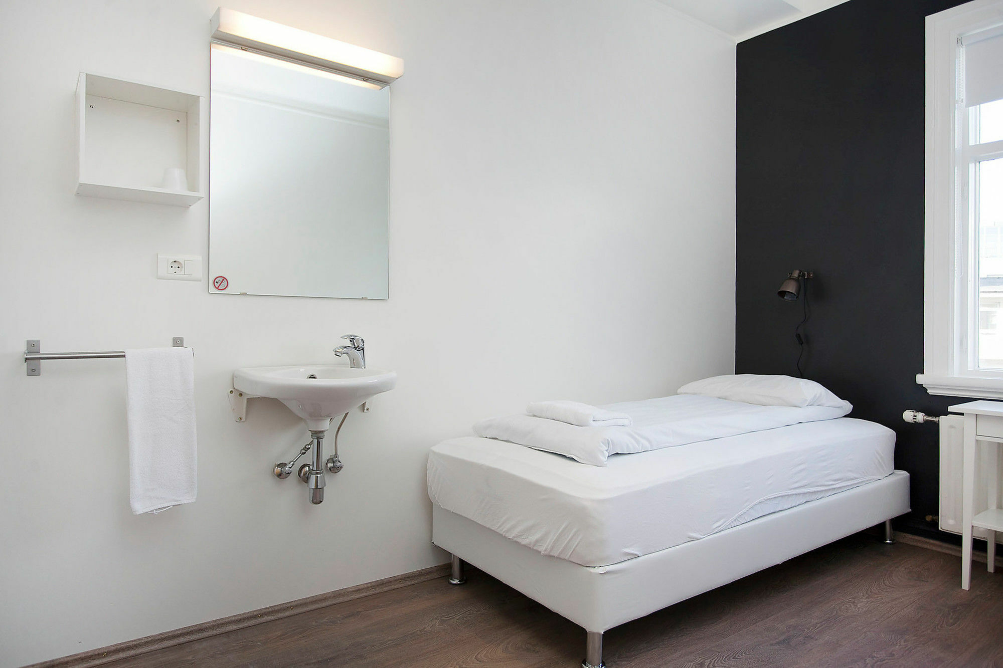 אקורירי Apotek Guesthouse מראה חיצוני תמונה