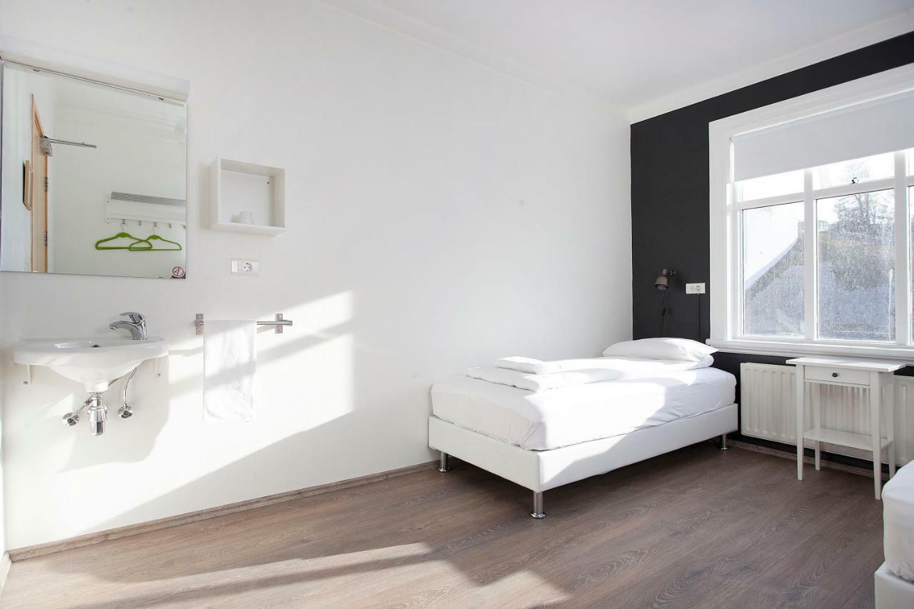 אקורירי Apotek Guesthouse מראה חיצוני תמונה