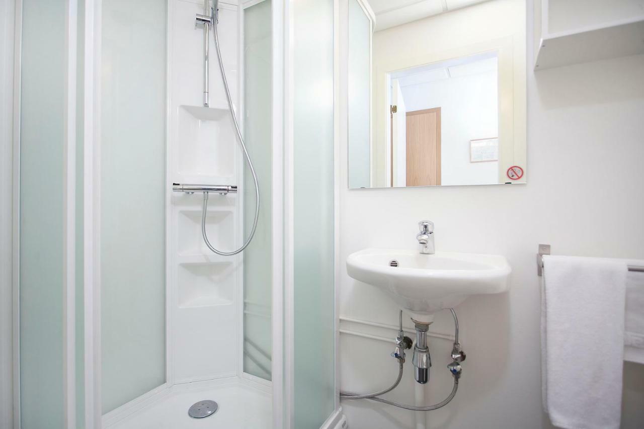 אקורירי Apotek Guesthouse מראה חיצוני תמונה