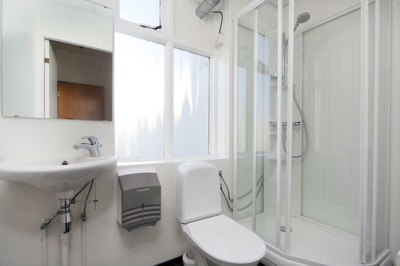 אקורירי Apotek Guesthouse מראה חיצוני תמונה